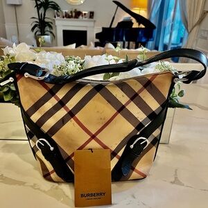 BURBERRY. AUTHENTIC. shoulder bag.